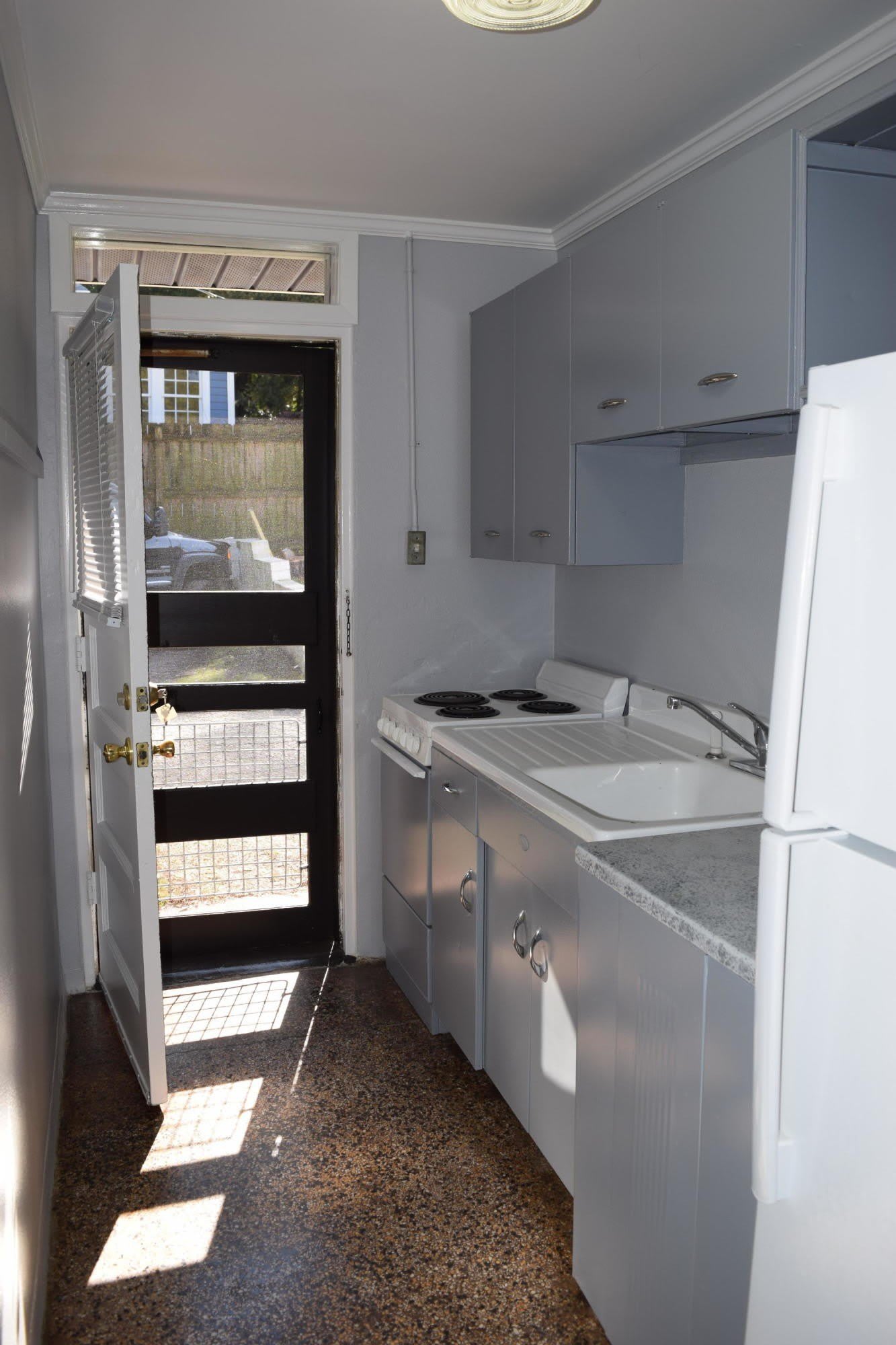 165 N May Street – photo 2
