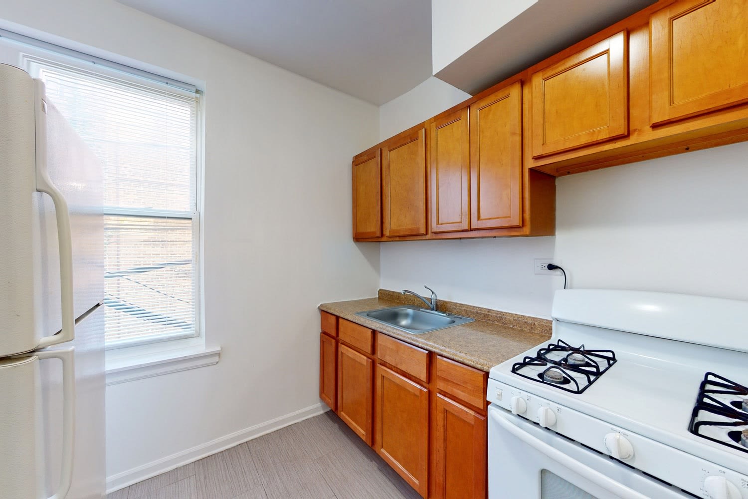 925 East 46th Street – photo 1