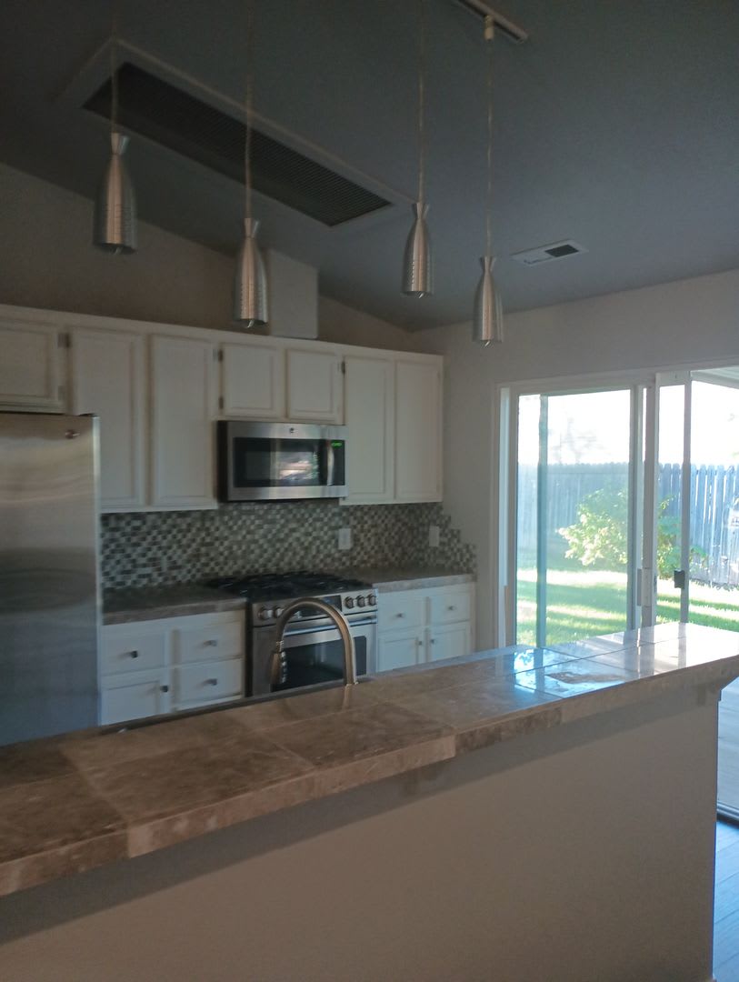 Beautiful Home in West Cedar City – photo 4