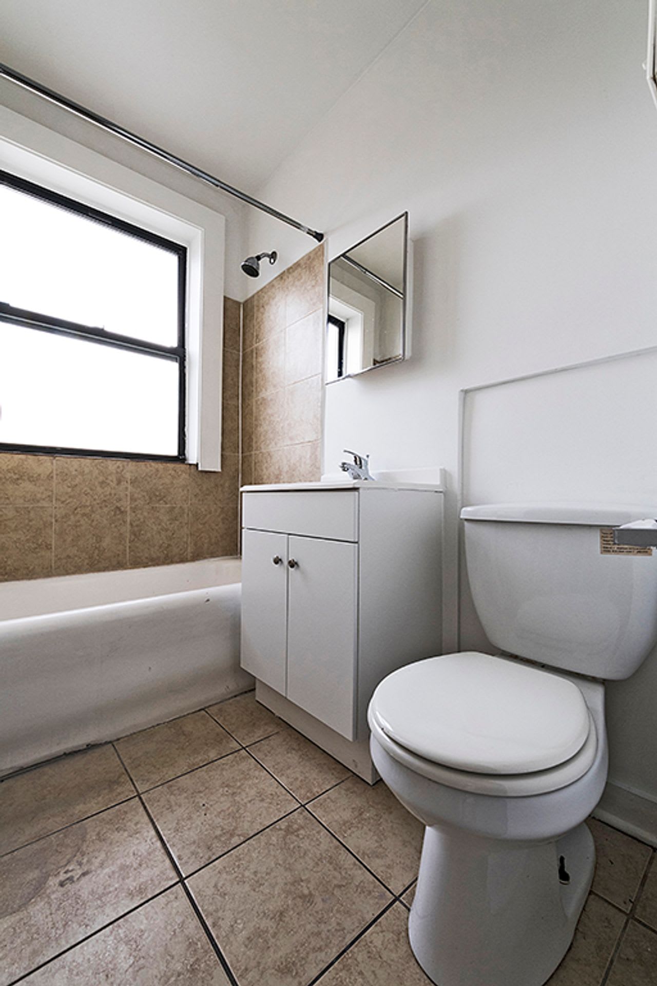 808 W 76th – photo 5