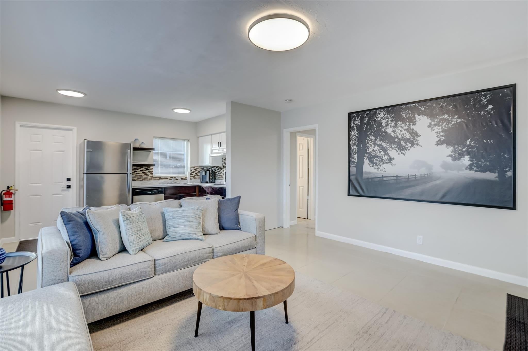 1005 NE 17th Court – photo 2