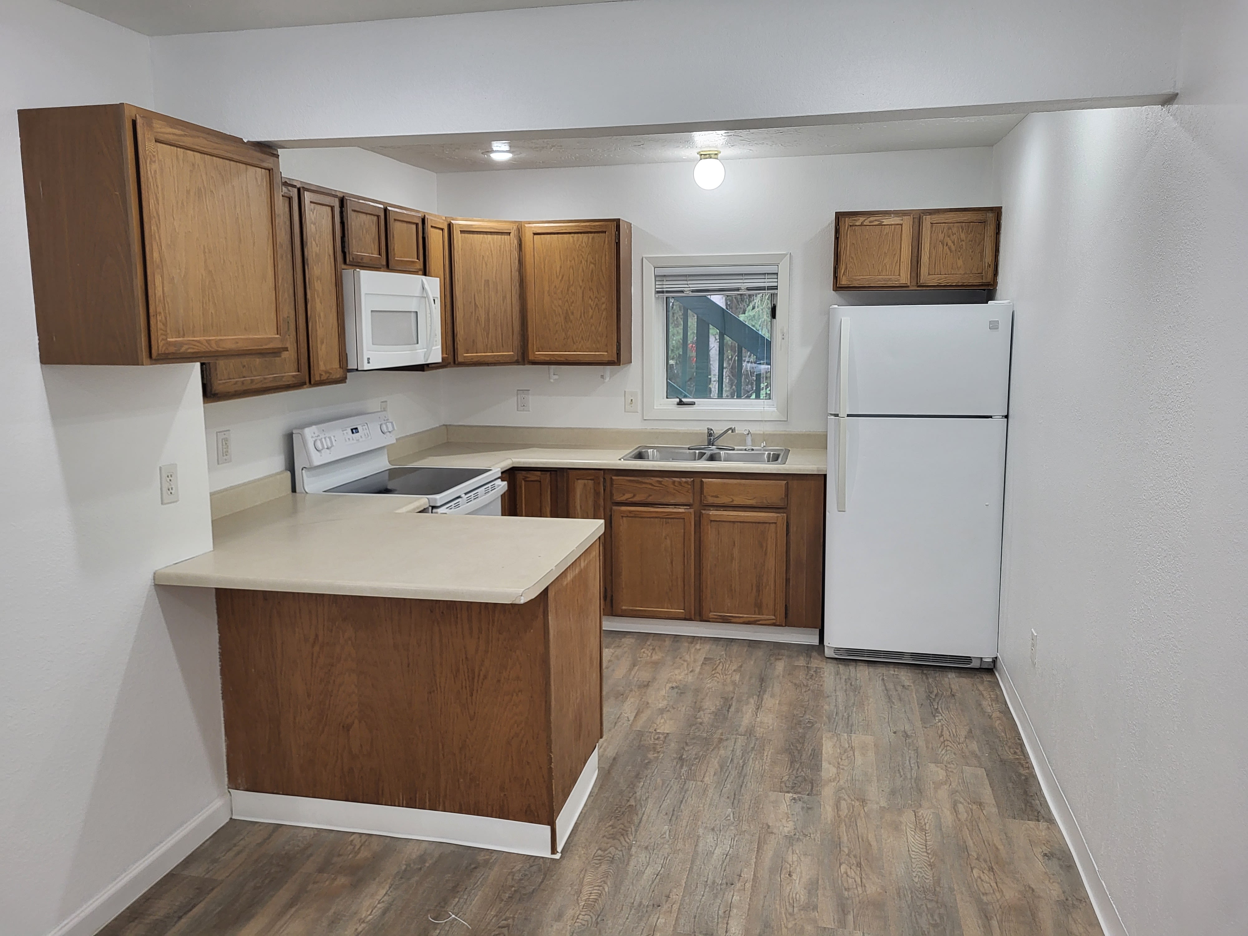 4852 Glasgow Drive – photo 1