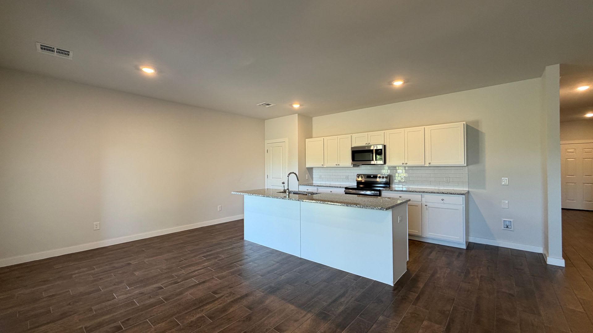 New Construction 4 Bedroom, 3 Bathroom Home on 5 Acres with Storm Shelter! – photo 2