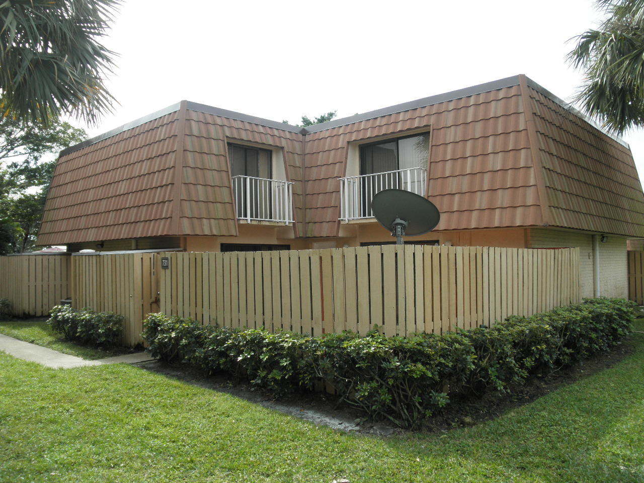 Waterside Luxury Townhomes – photo 1