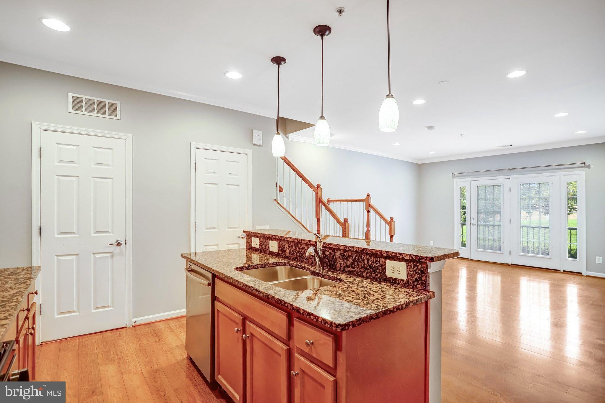 20638 SIBBALD Square – photo 5