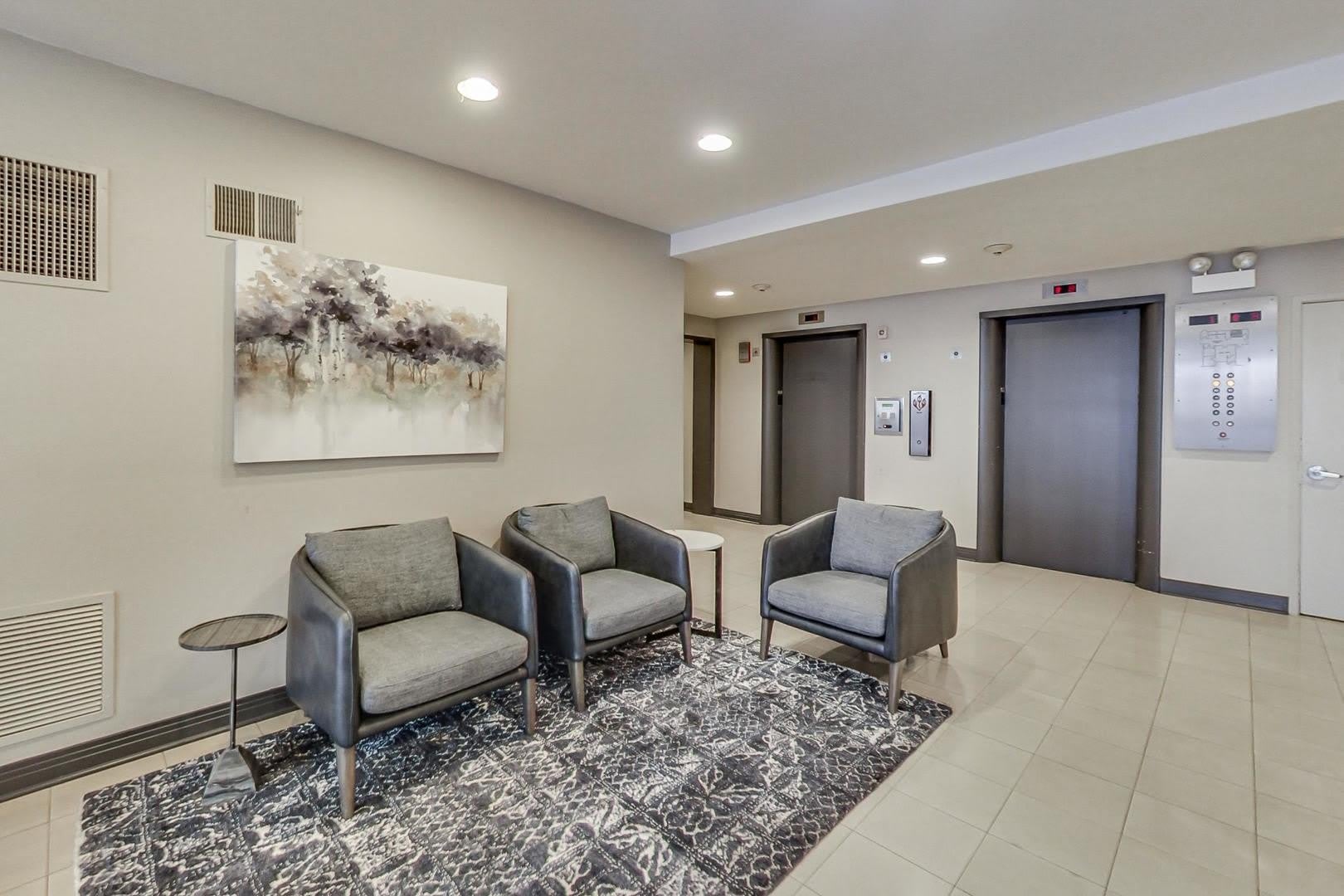 2300 N Commonwealth Avenue – photo 3