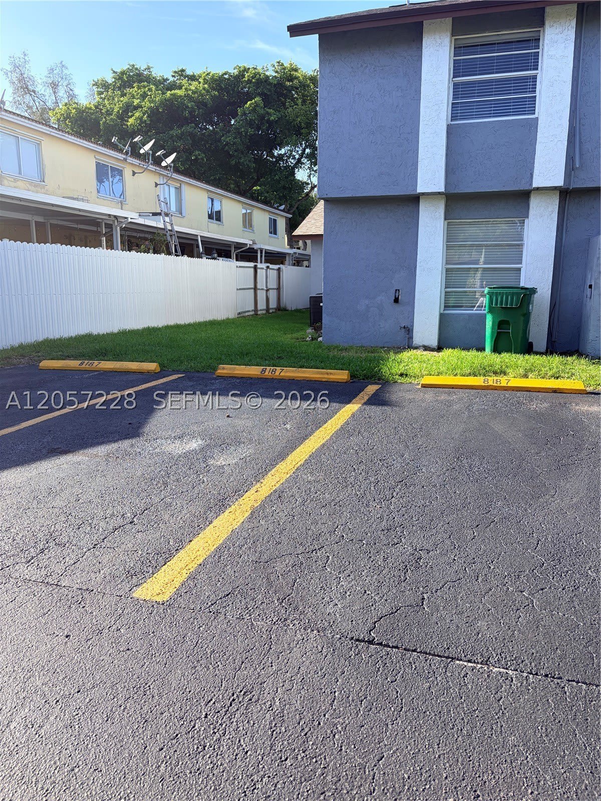 8187 NW 99 St – photo 2