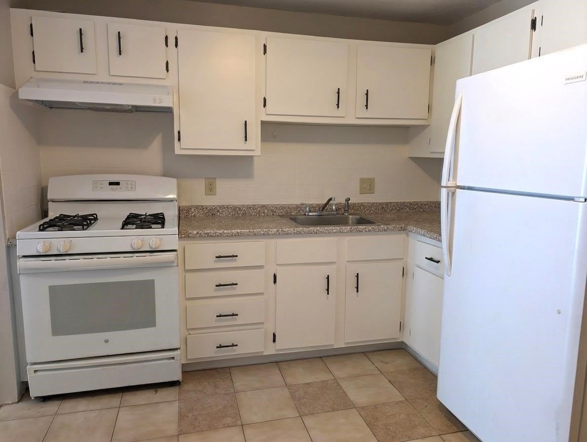 134 Mammoth Road – photo 1