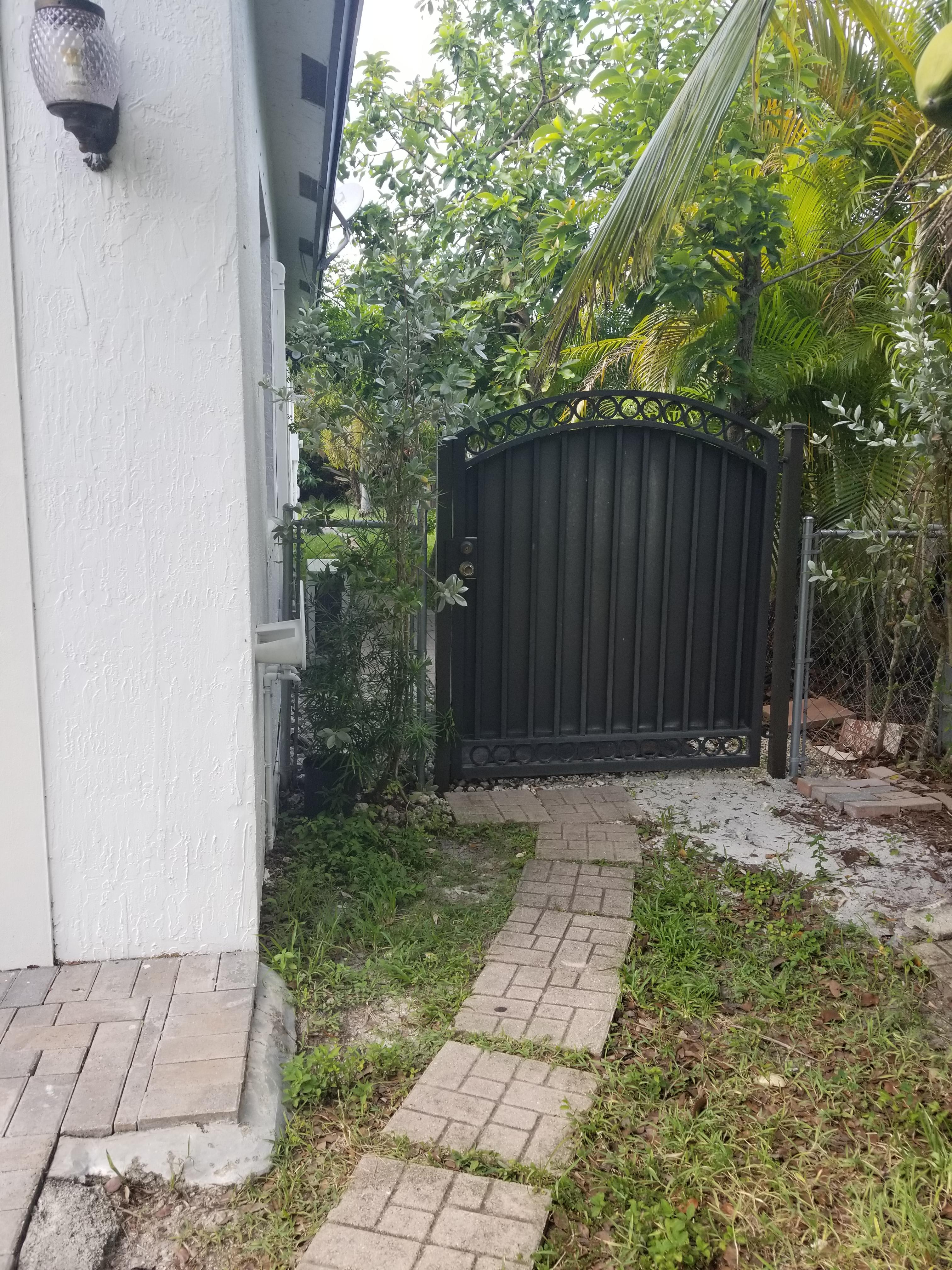 577 Nw 19th St – photo 2
