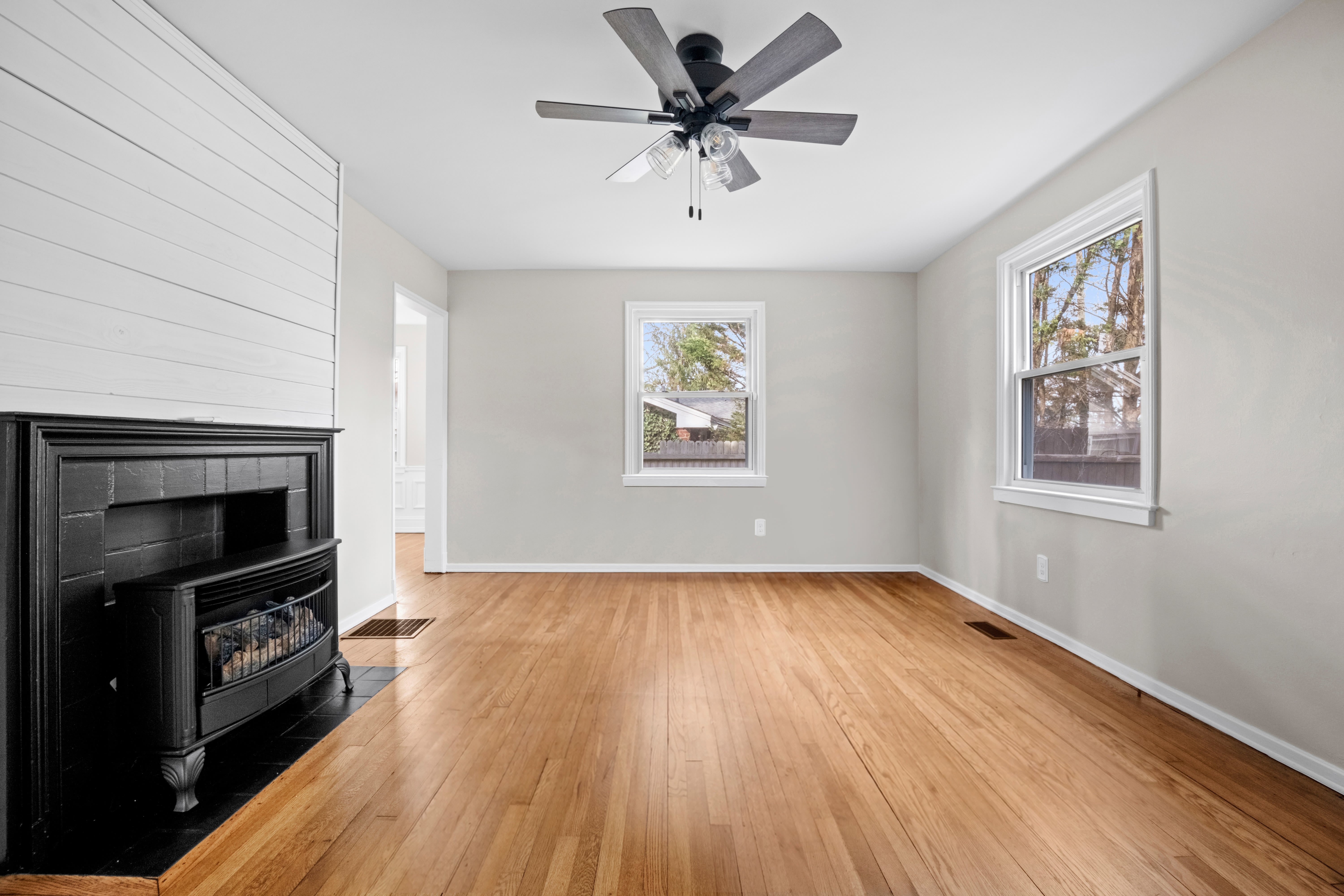 600 Churchill Dr – photo 4