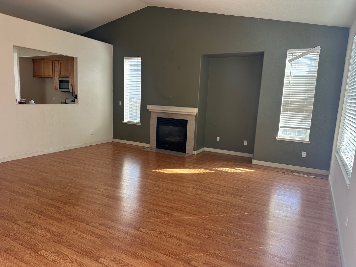 Modern 1 Story Home in Desirable Area – photo 2