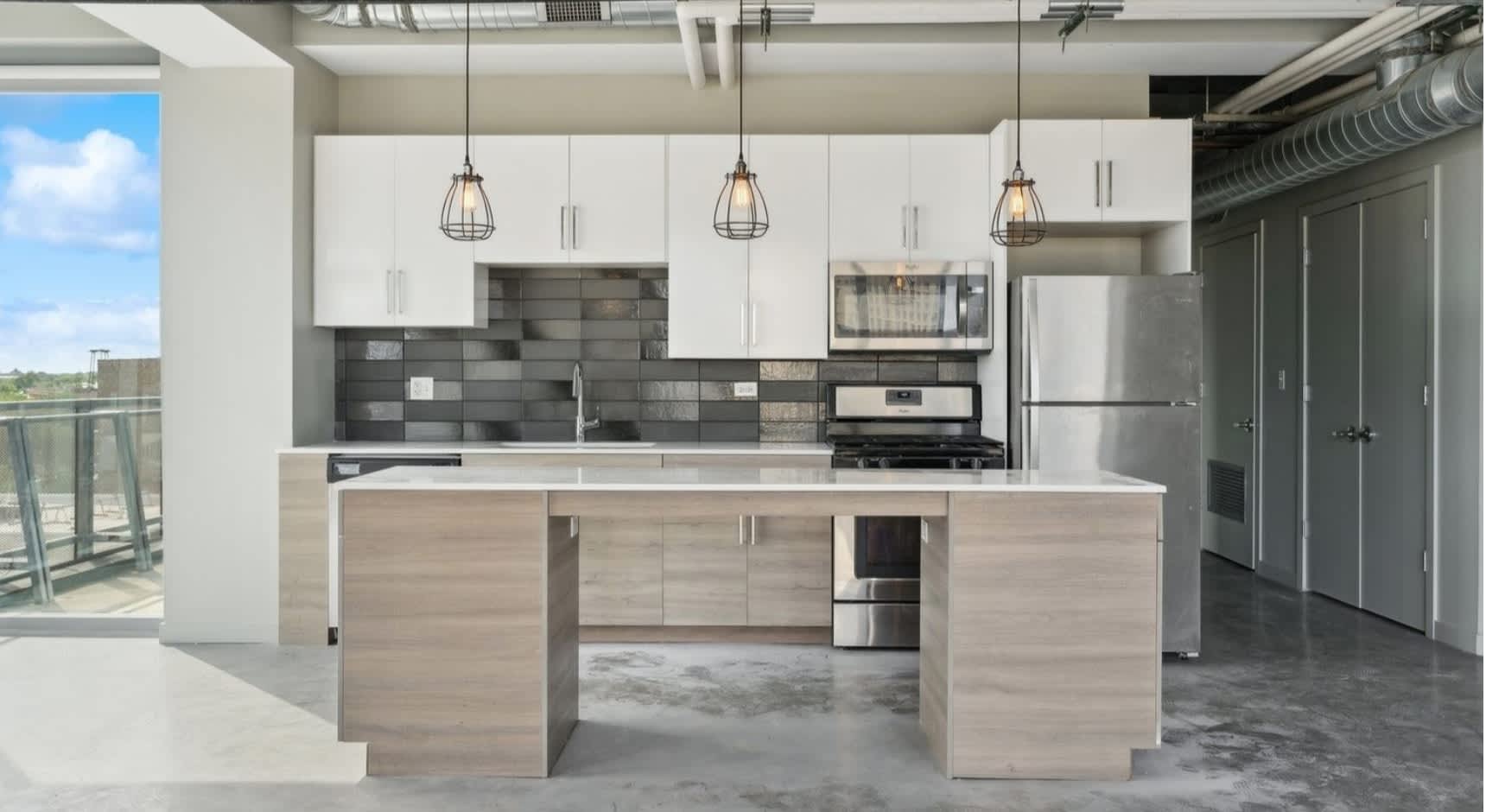 1242 N Milwaukee Ave – photo 3