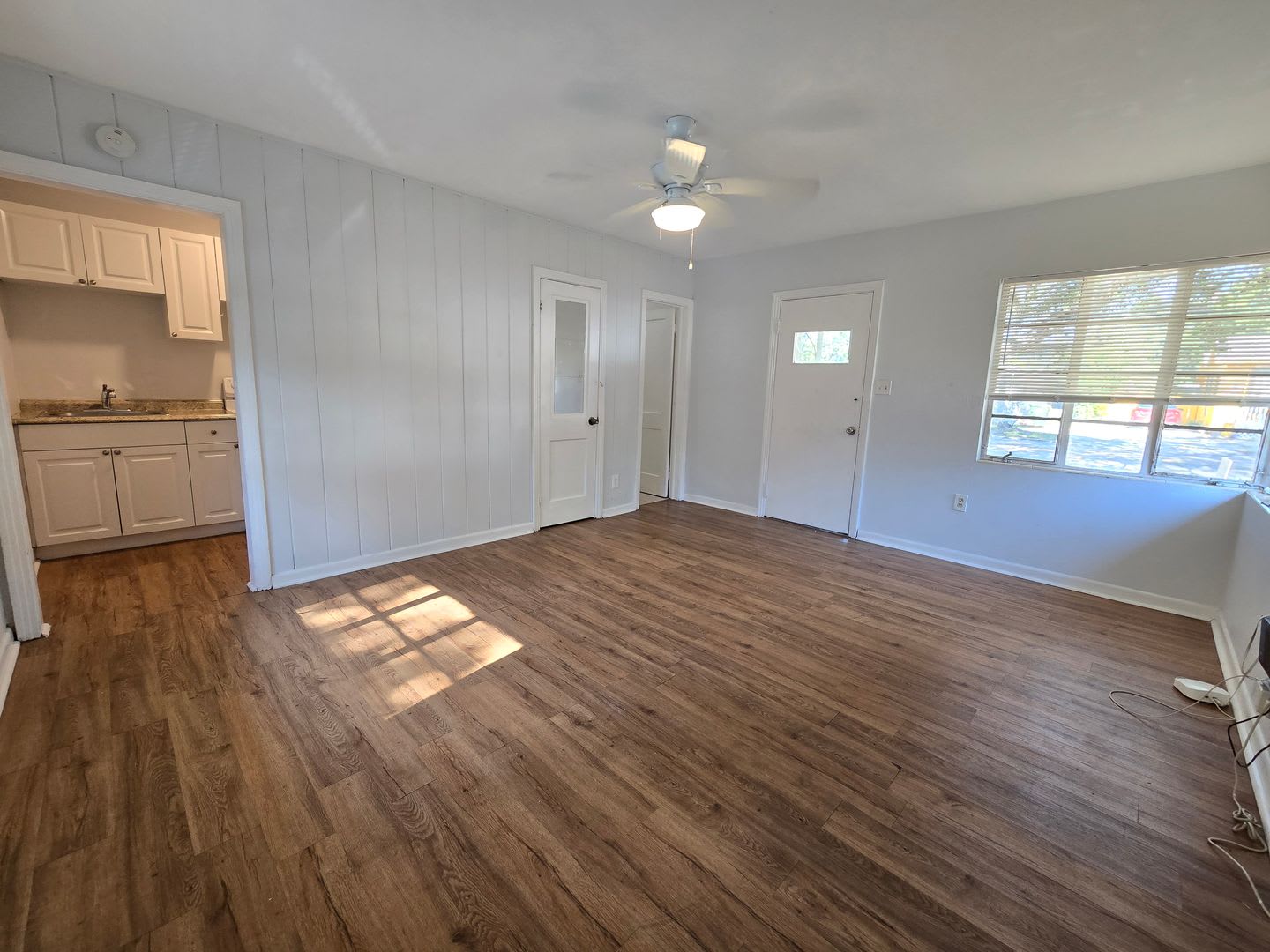 Cute Studio Duplex In Downtown Sarasota Available Now – photo 4