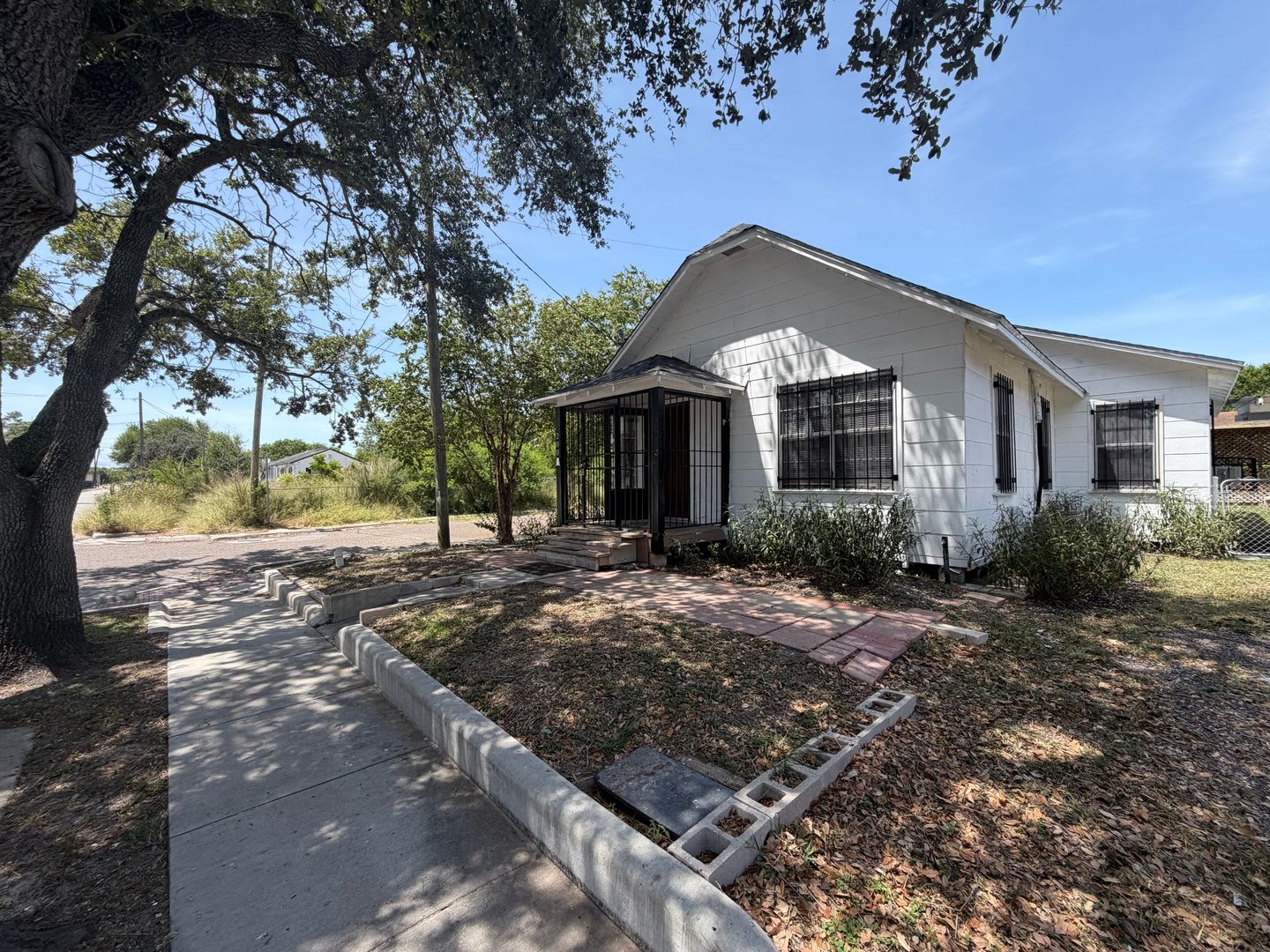 Three Bedroom One Bath House – photo 2