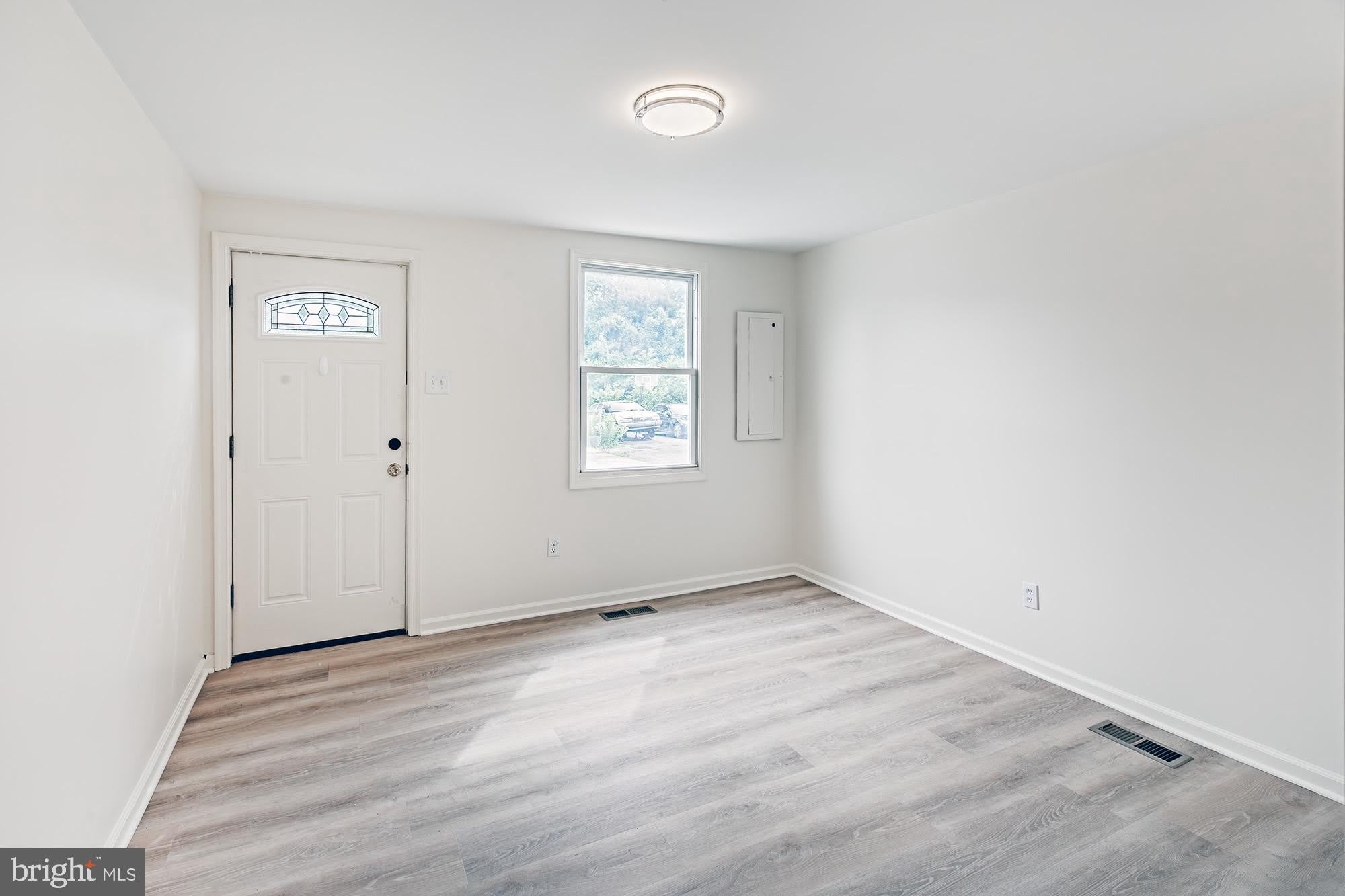 1010 CLAYTON – photo 3