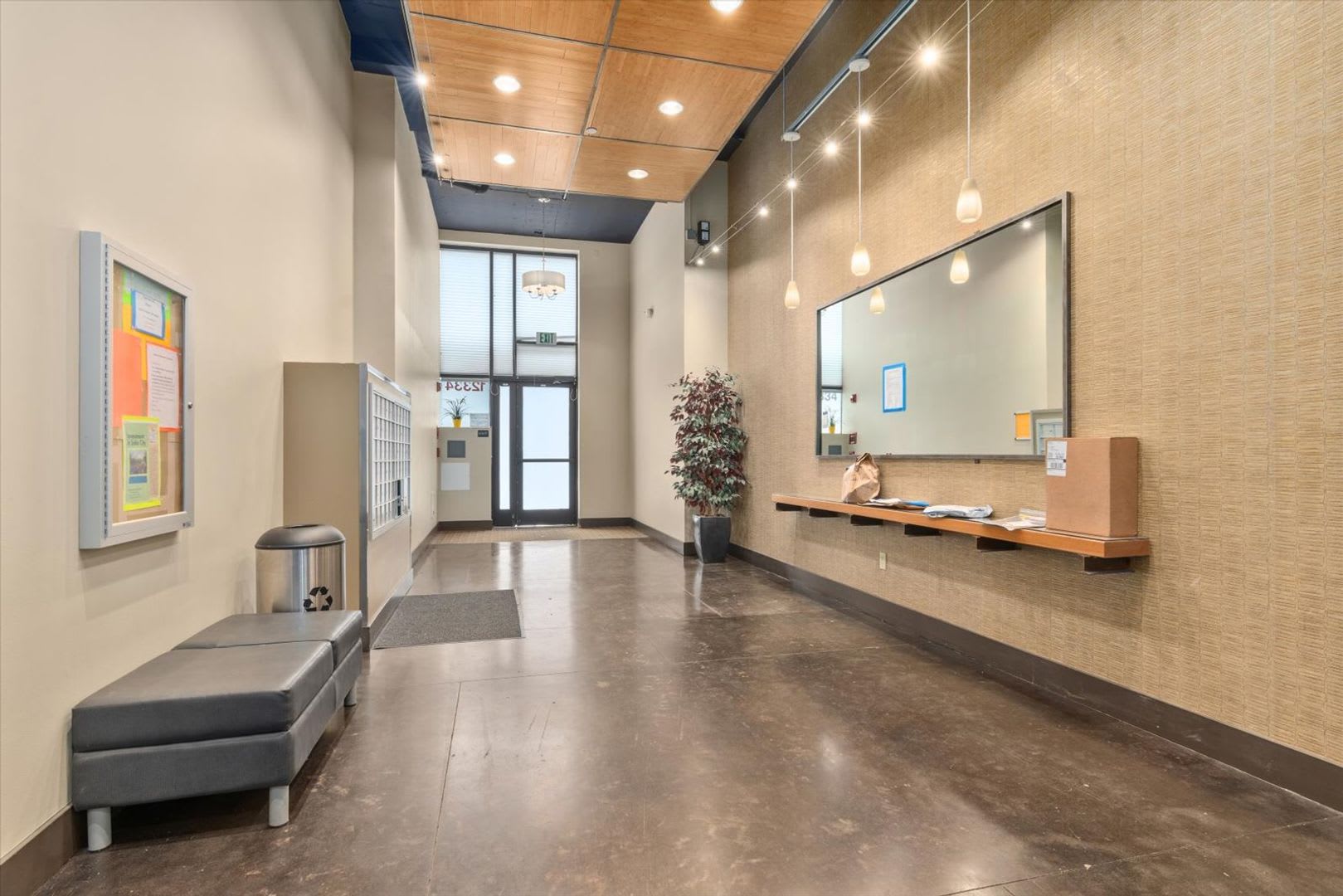 Modern 1 Bedroom and 1 Bathroom Unit Nestled in the Friendly Lake City Neighborhood of Seattle! – photo 2