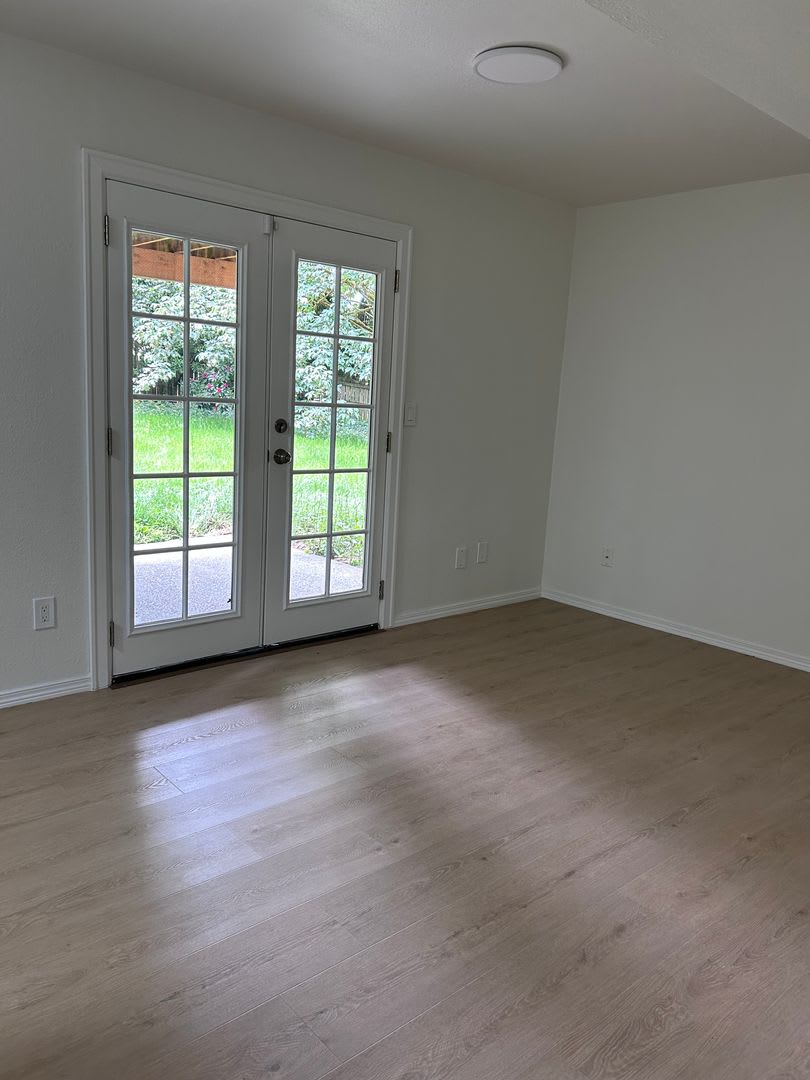Beautifully Updated Fairwood Cul-de-Sac Home – Fresh Paint Throughout! – photo 4