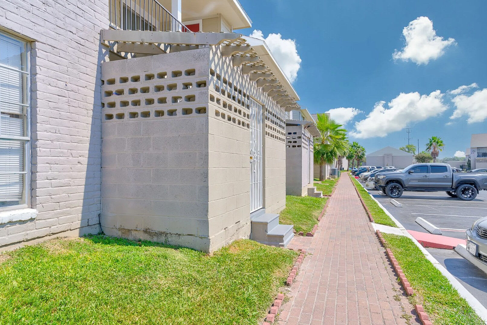 Falls of Braeburn Apartments – photo 4