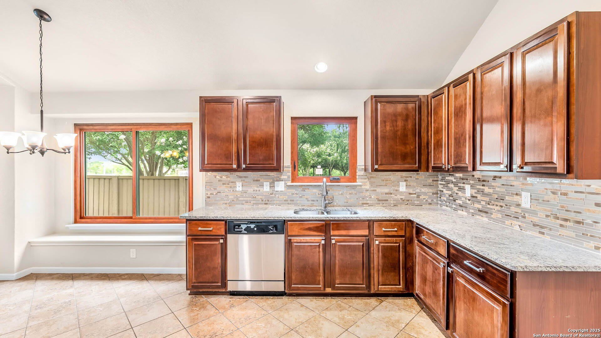 7951 Brinson – photo 3