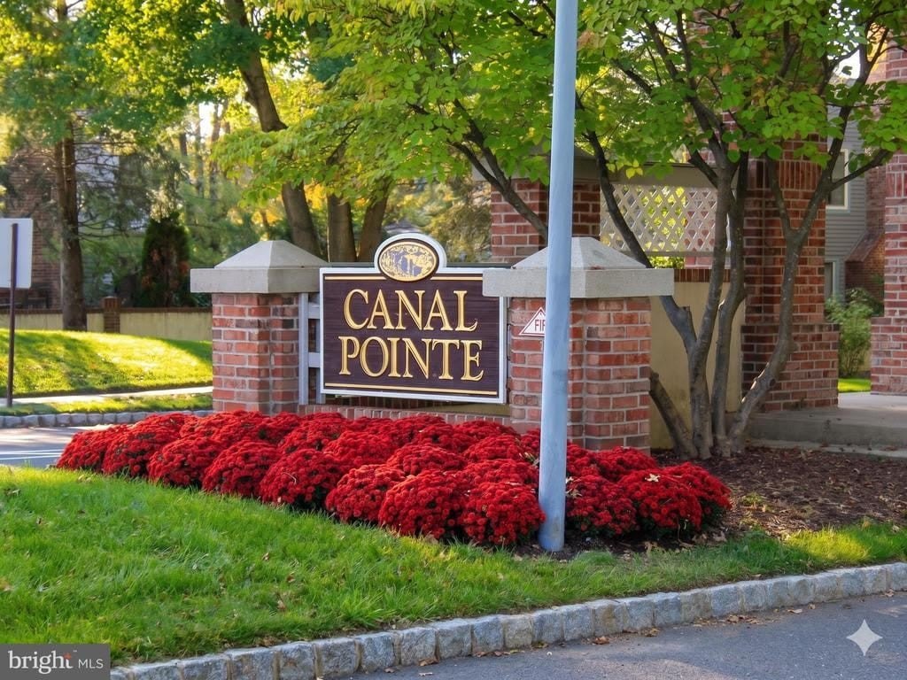 101 CLARIDGE COURT – photo 2