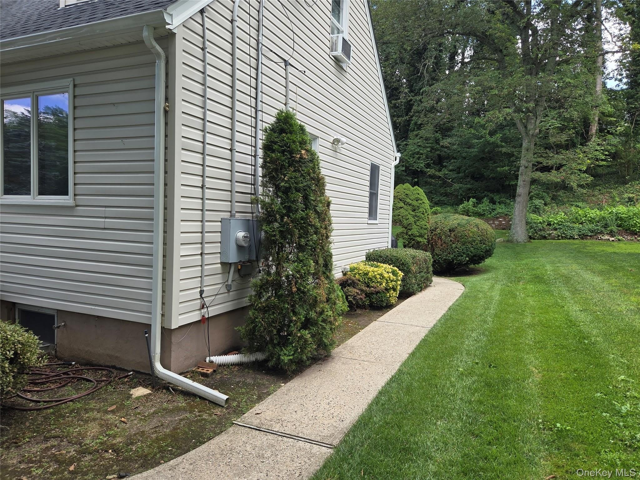 10 Irving Drive – photo 2