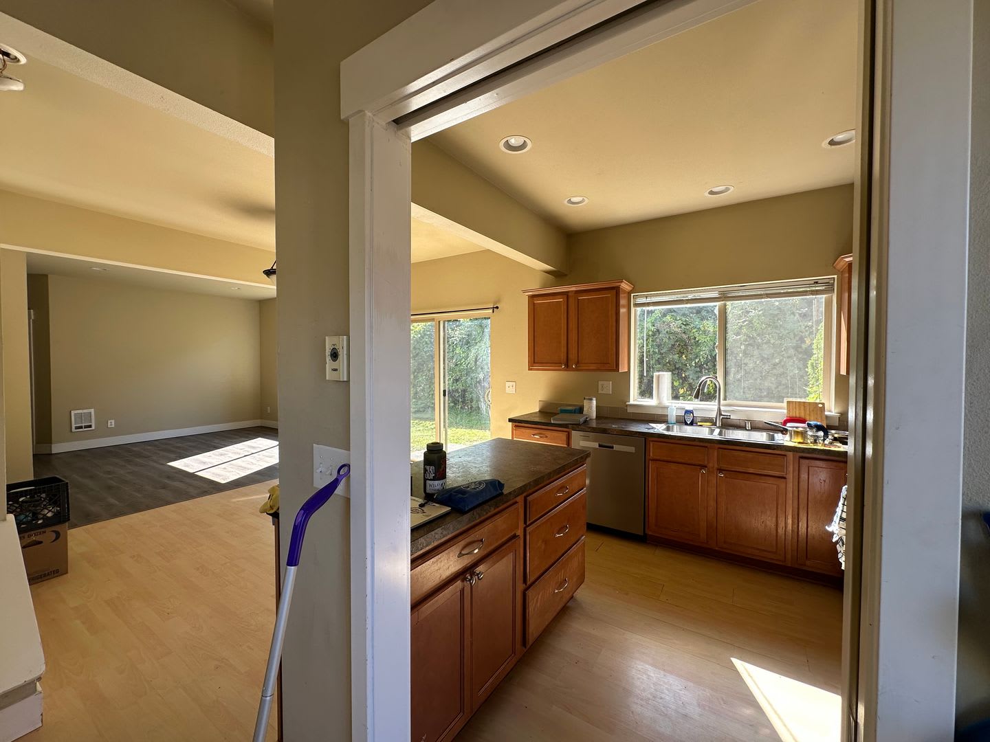 4 Bed 2 Bath Home In Bellingham With Garage – photo 2