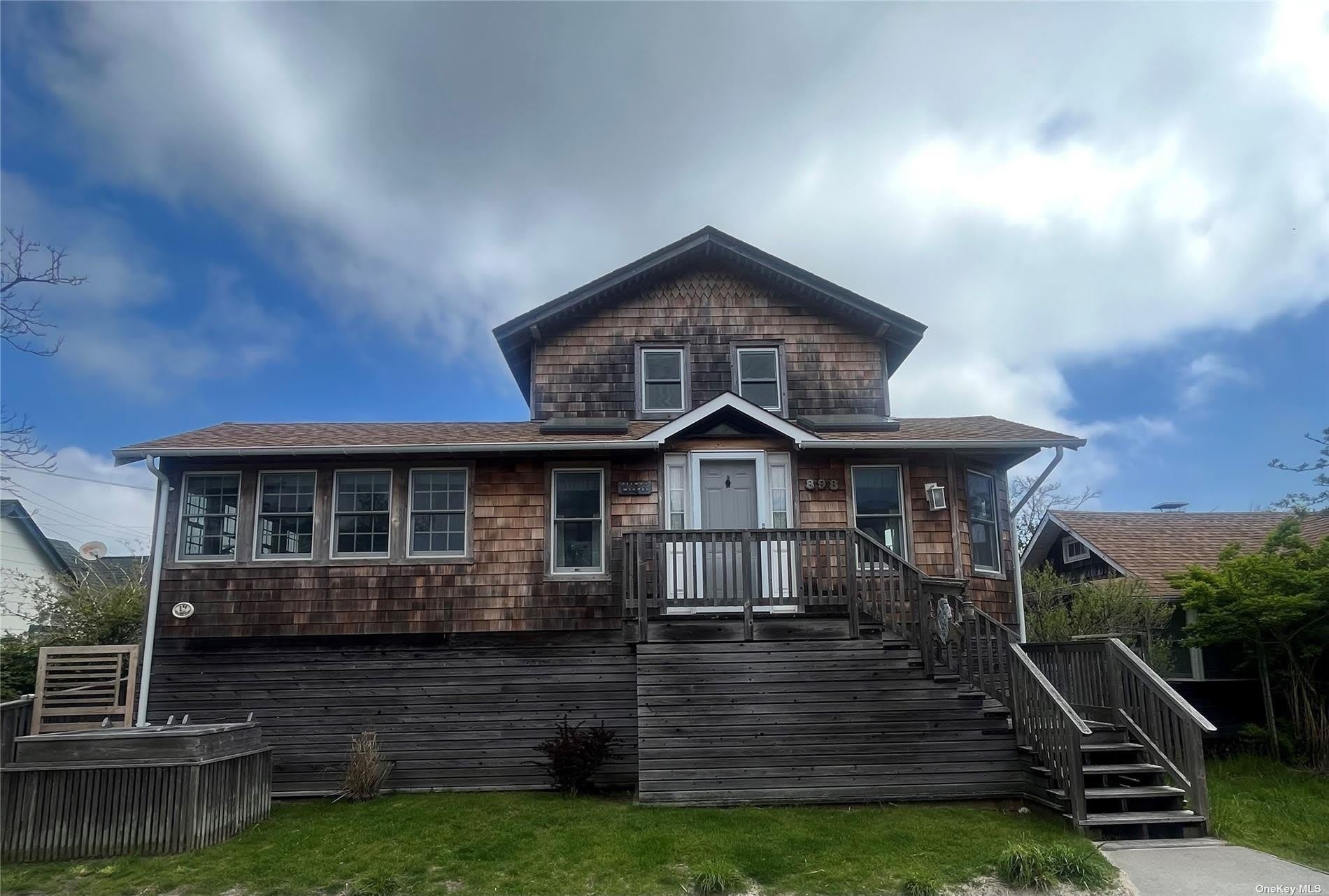 898 Evergreen Walk – photo 1