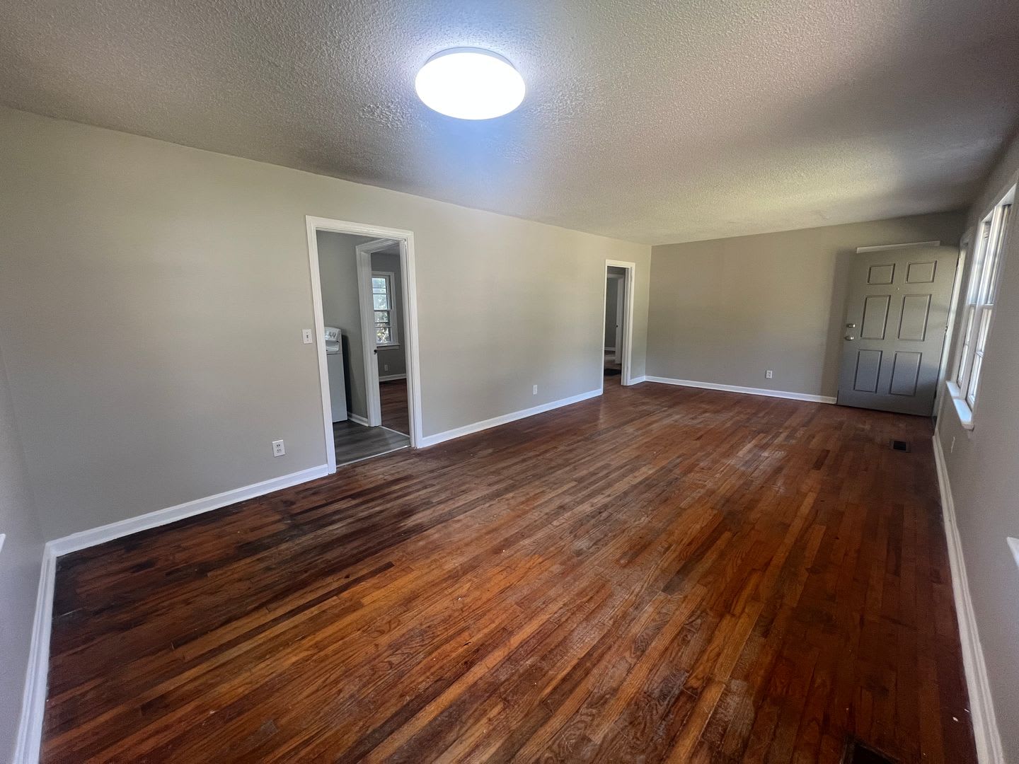 3 bedroom 1 bathroom single level home – photo 4