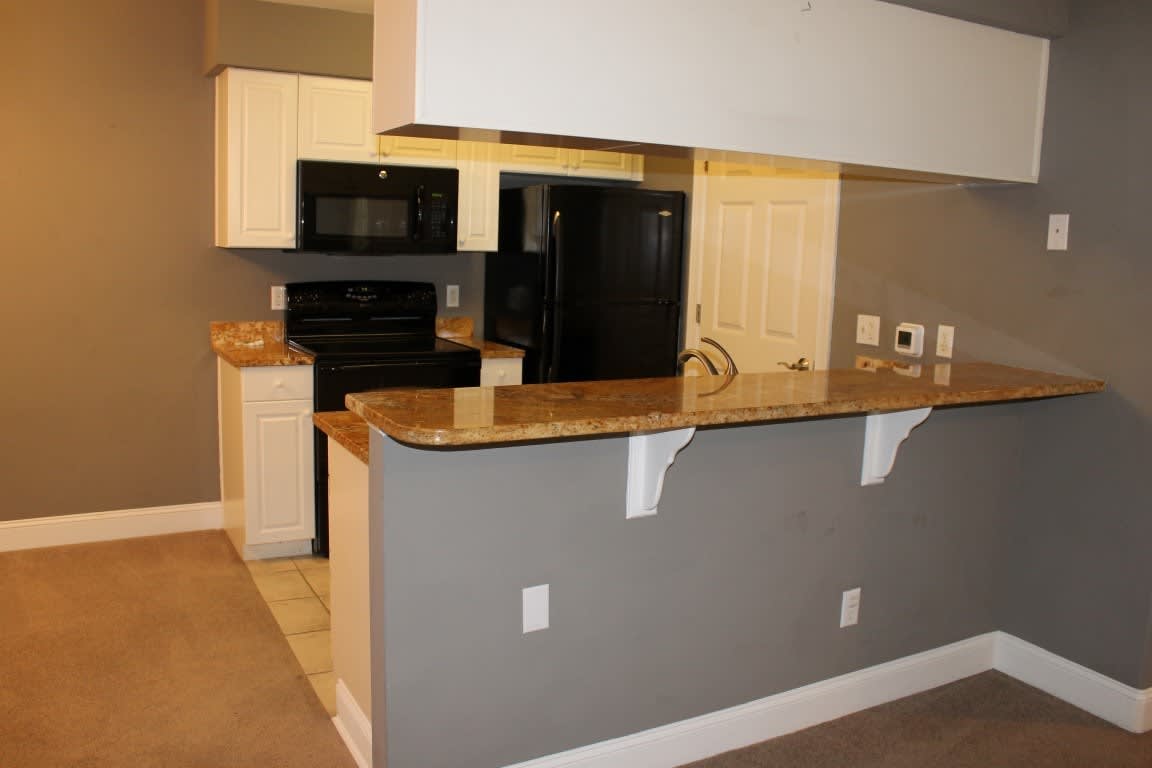 Nicely Appointed First-Floor Condo at The Legends – photo 5