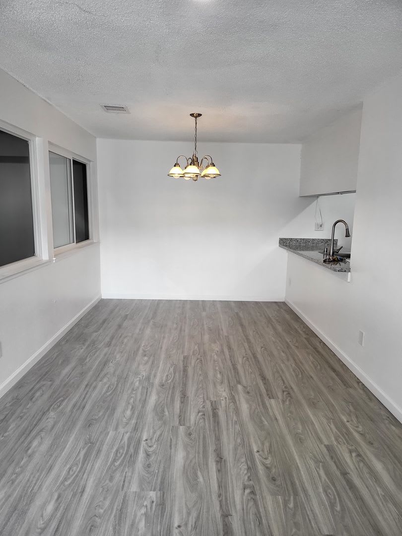 Beautifully remodeled 3 bedroom, 2 bath Home with bonus room – photo 5