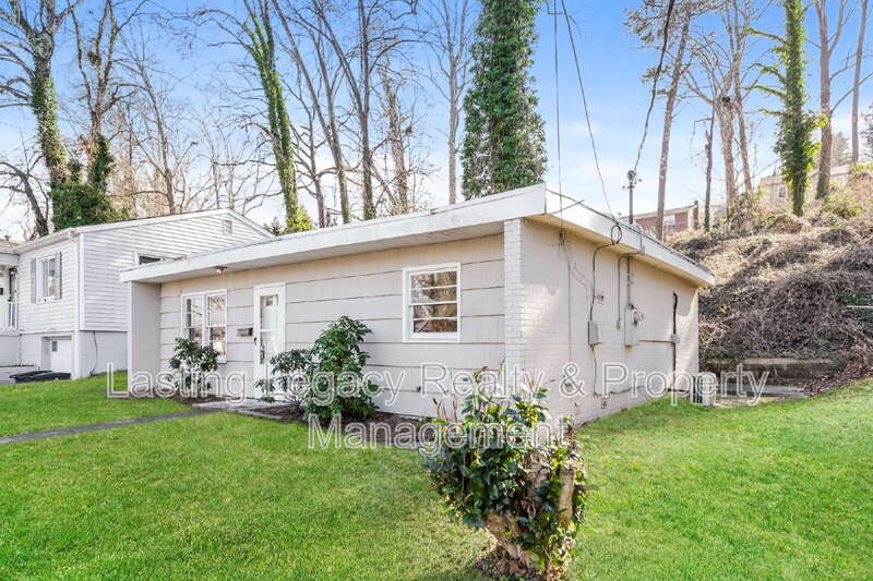 238 Bond Street – photo 2