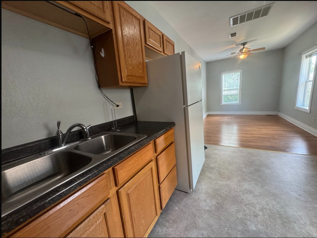 907 West 3rd Street – photo 5