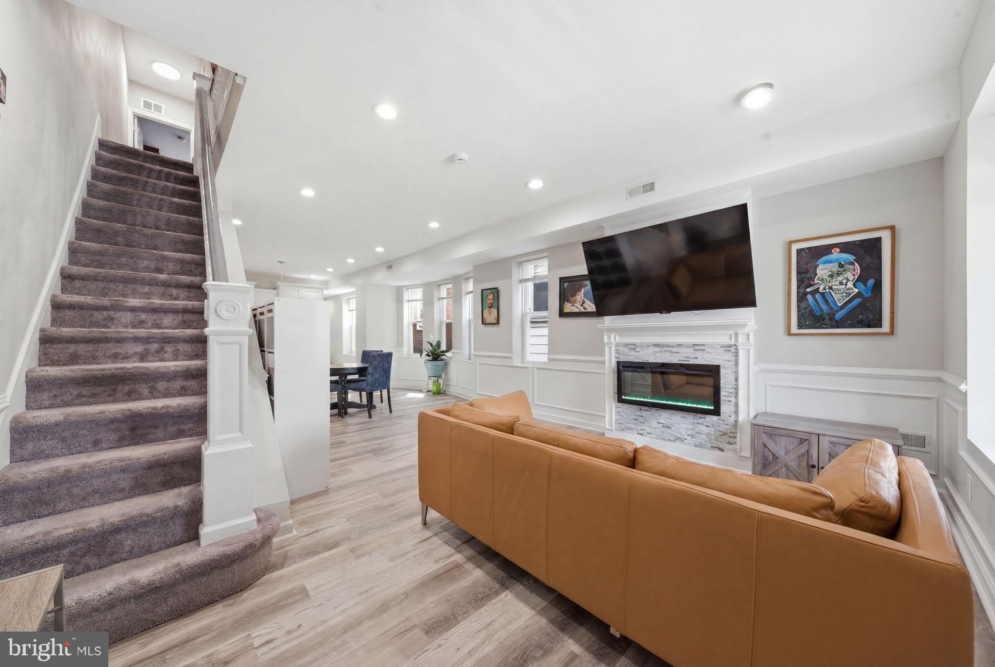 6114 ROSS Street – photo 3