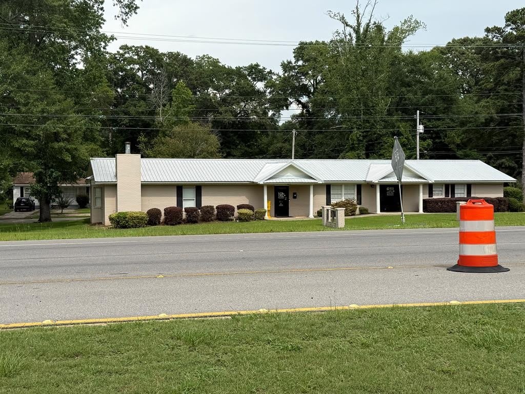 3306 Ross Clark Circle – photo 1
