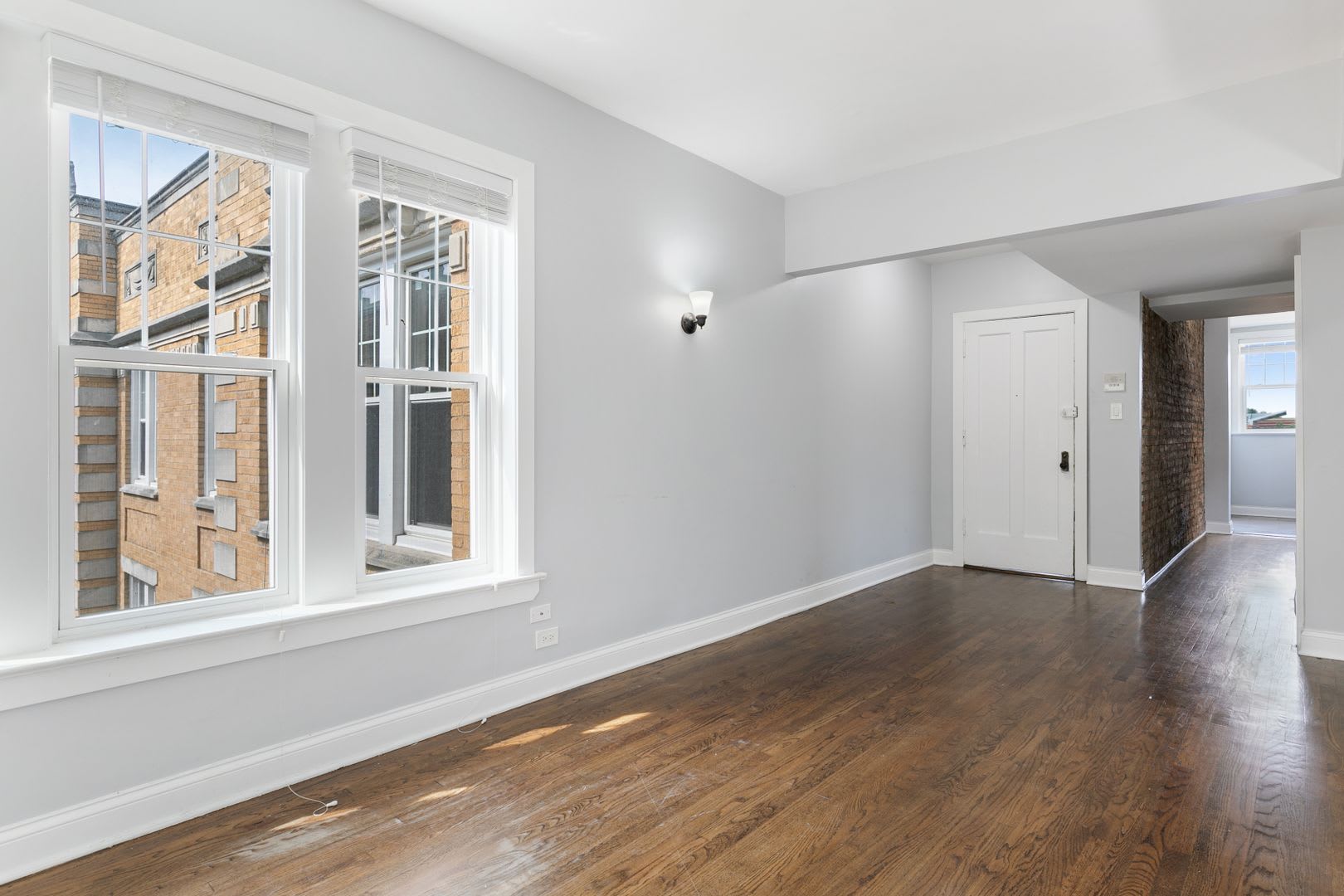 1106 W Glenlake Ave – photo 3