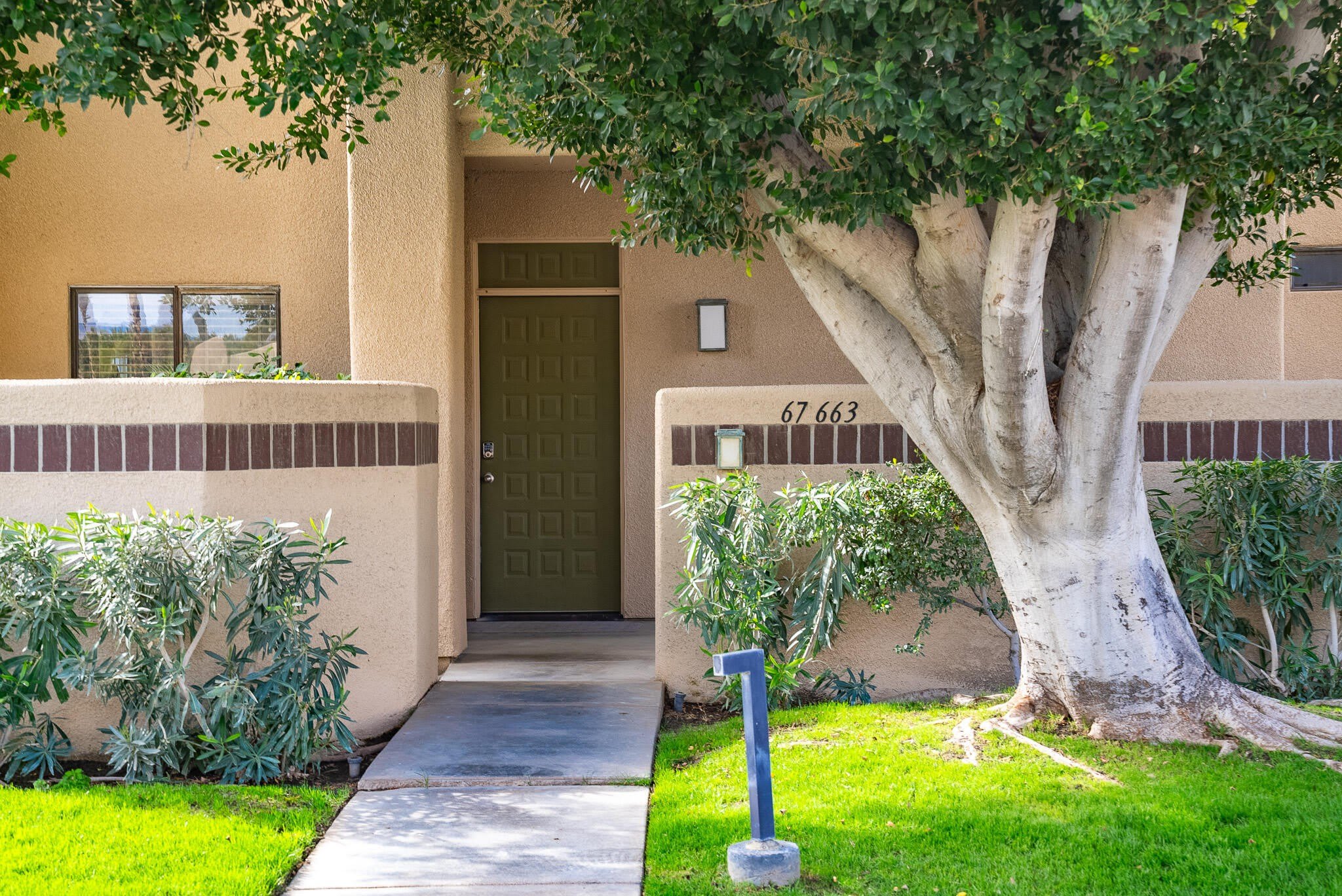 67663 Lagos Way – photo 1