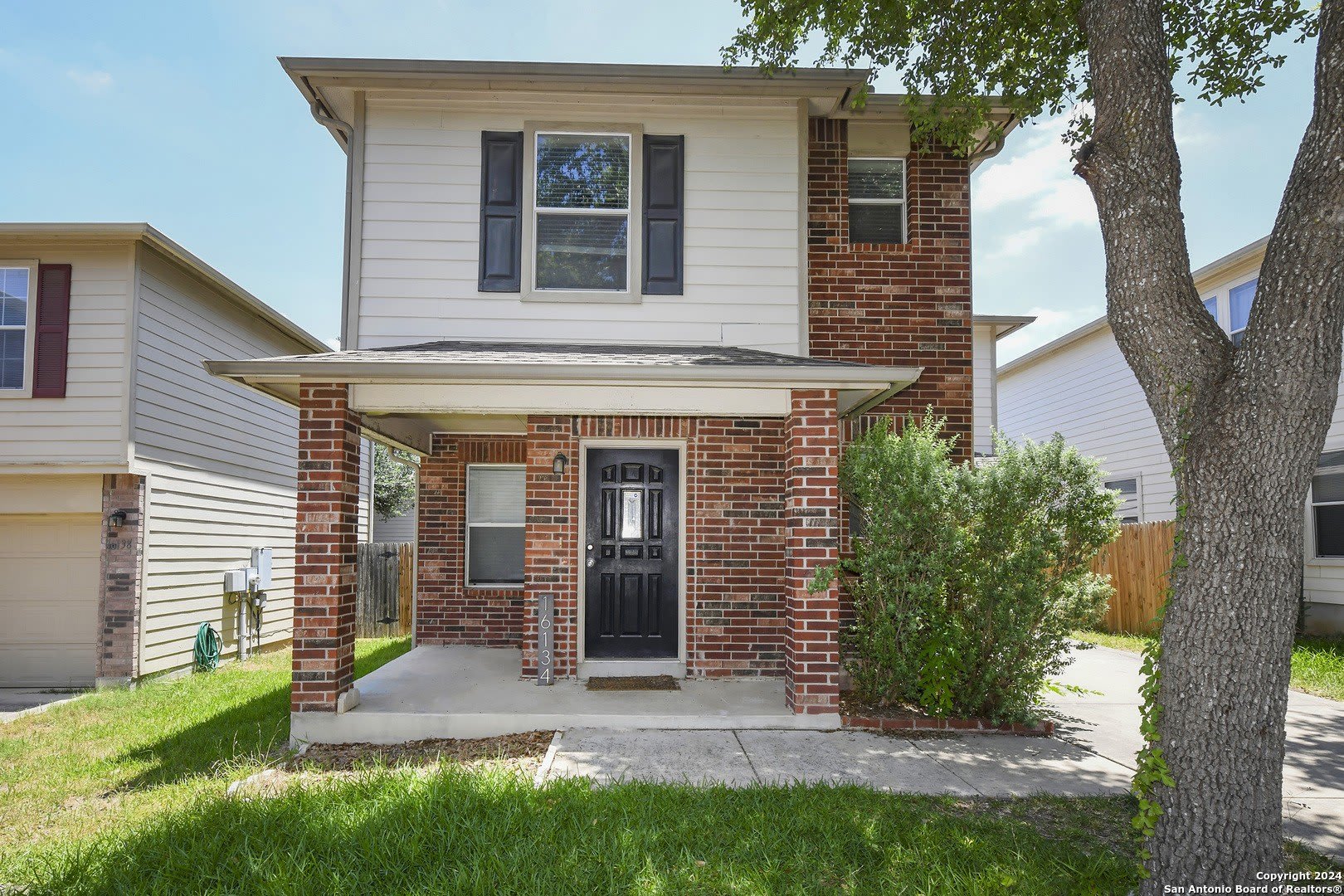 16134 Branching Oaks – photo 1