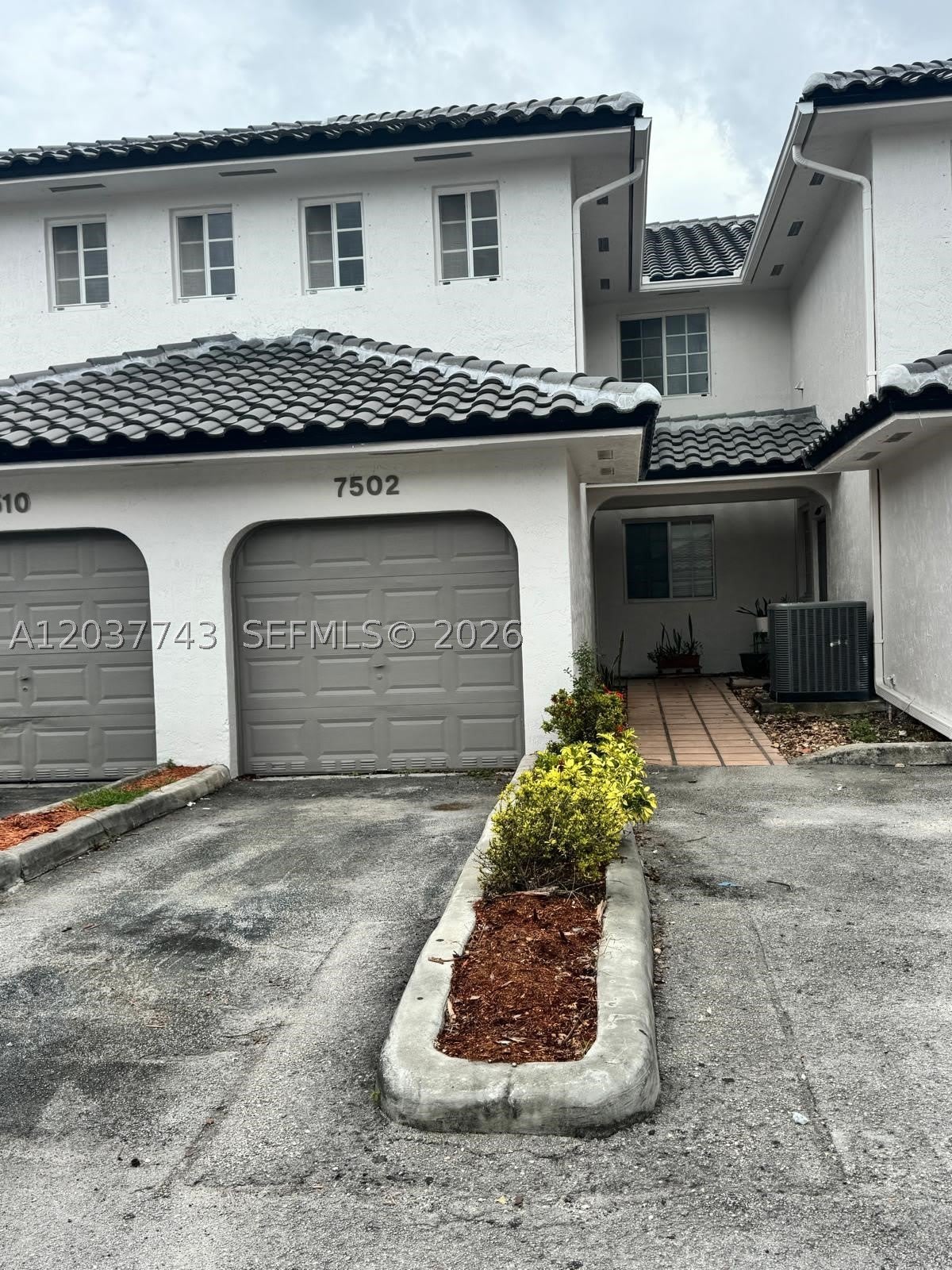 7502 NW 175th St – photo 1