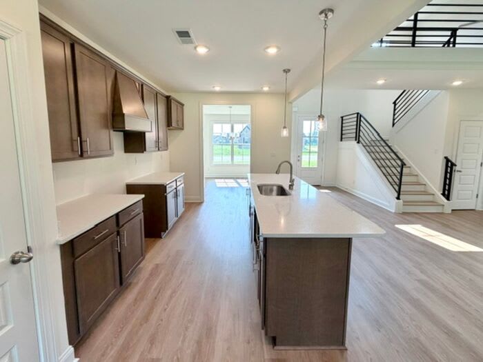 7422 Newbury Drive – photo 5