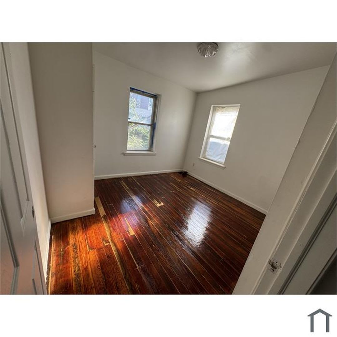 330 Walnut St – photo 5