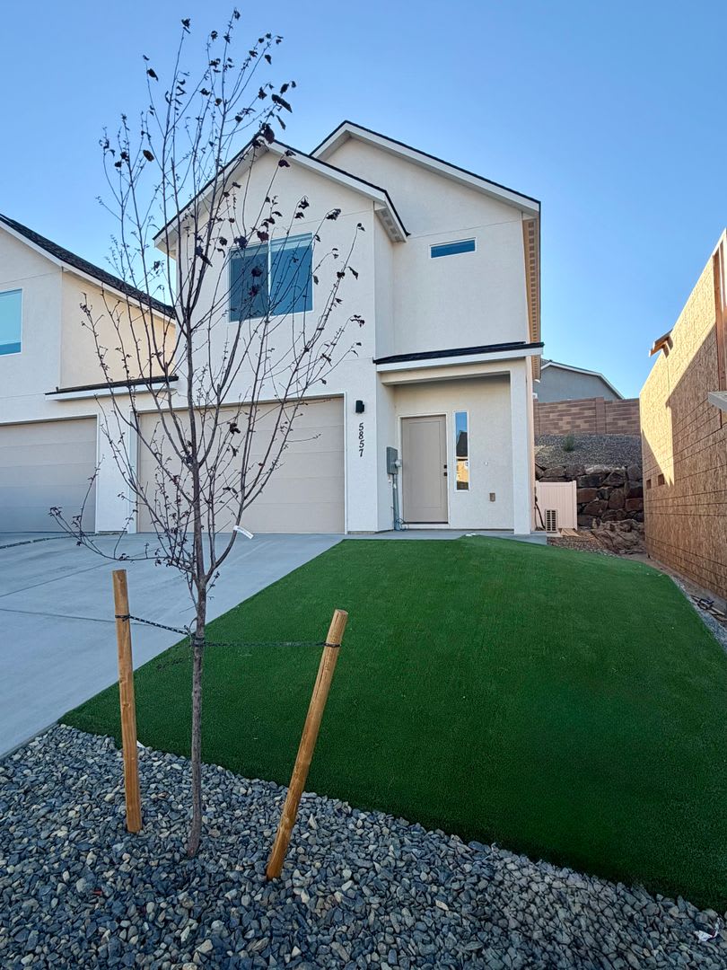 MOVE-IN SPECIAL! High End, New Construction 3 bed, 2.5 ba, EV Charging INCLUDED! – photo 2