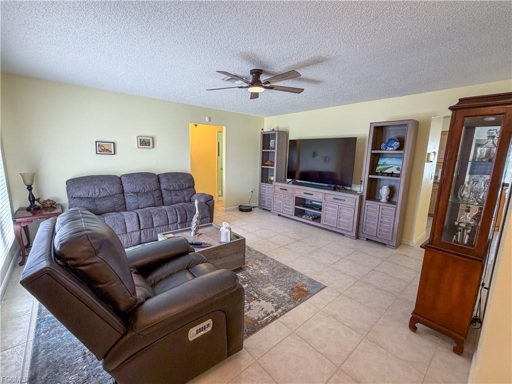 1115 Southwest 54th Lane – photo 4