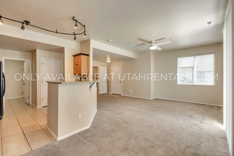 6623 W Blue Iris Dr – photo 3