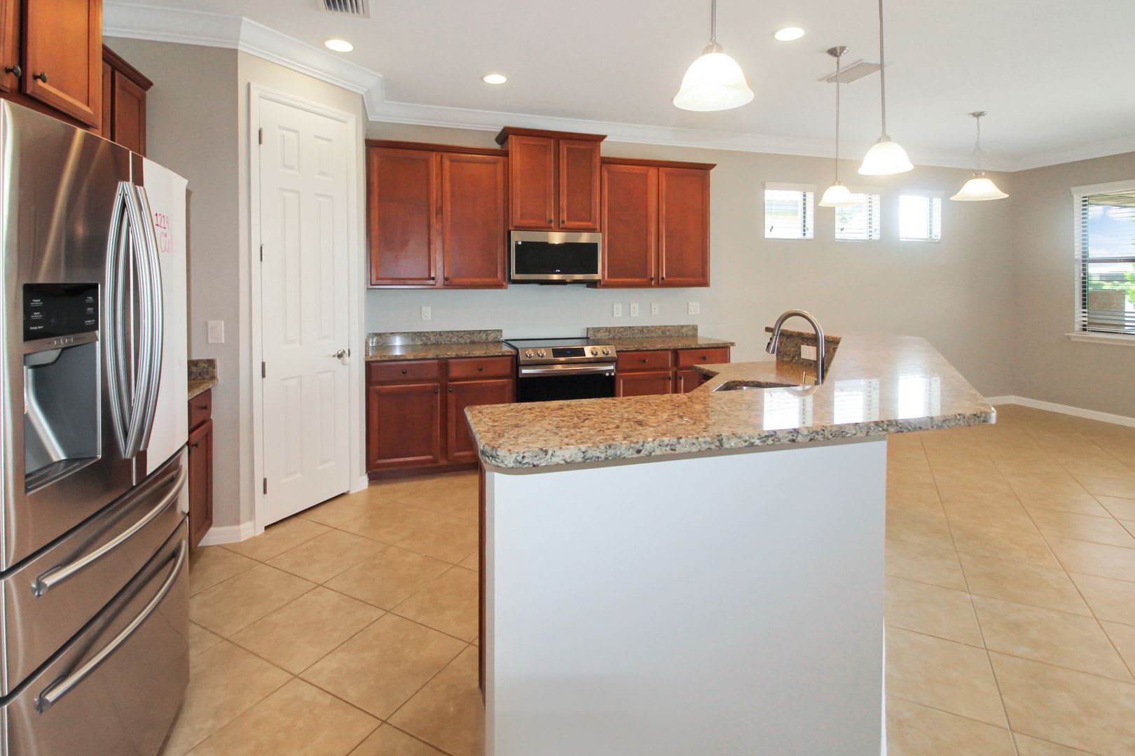 Willow Chase Annual Pool Home for Rent – photo 4