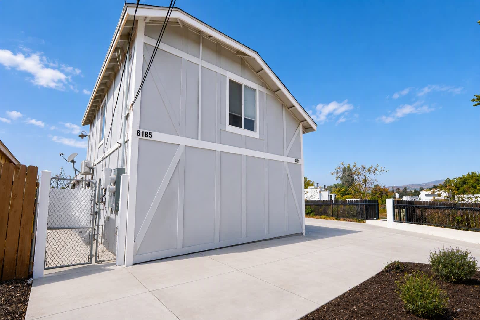 6187 Vanessa Street – photo 2