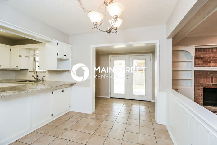 2220 Northeast 10th Street – photo 5