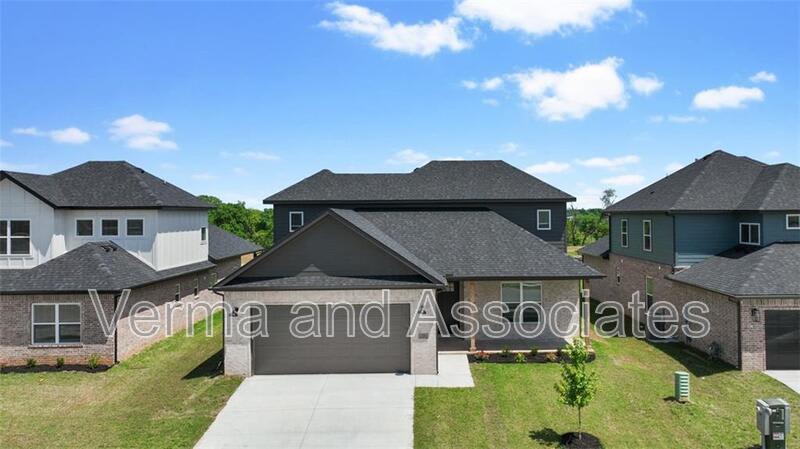 1221 Mammoth St – photo 2