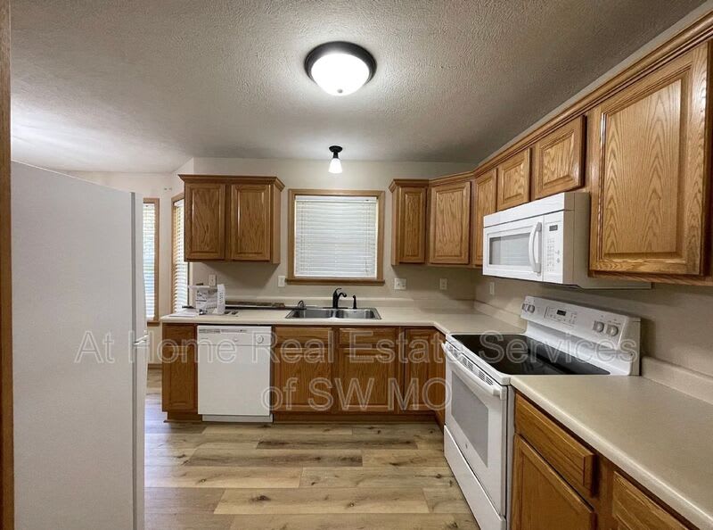 3903 S Walnut Hill Ave – photo 5