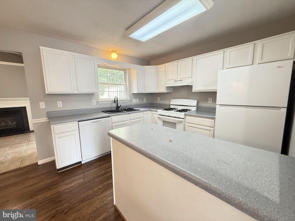 301 Sutton Court – photo 5