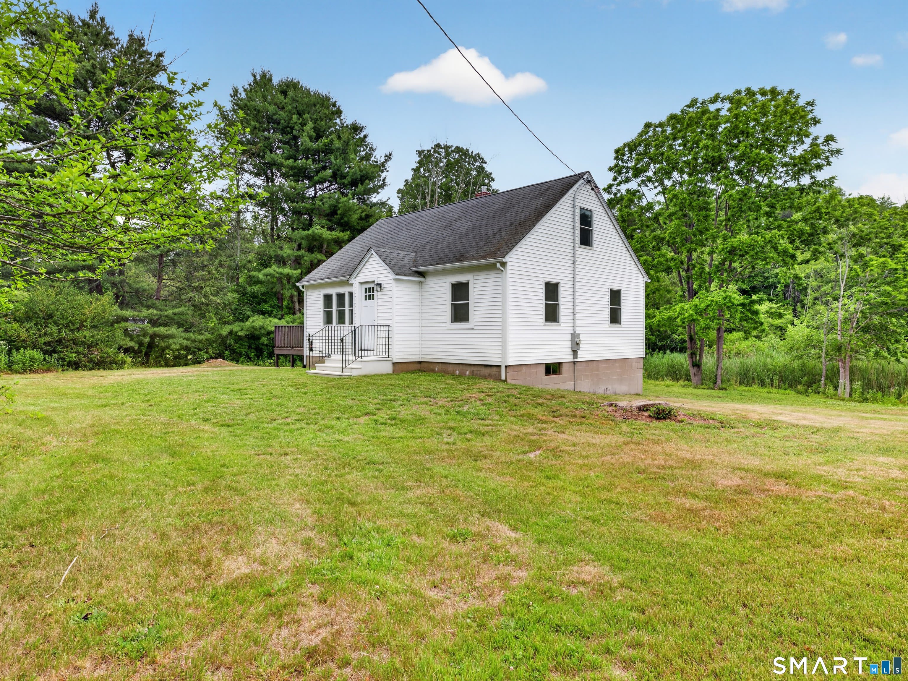1039 North Road – photo 2